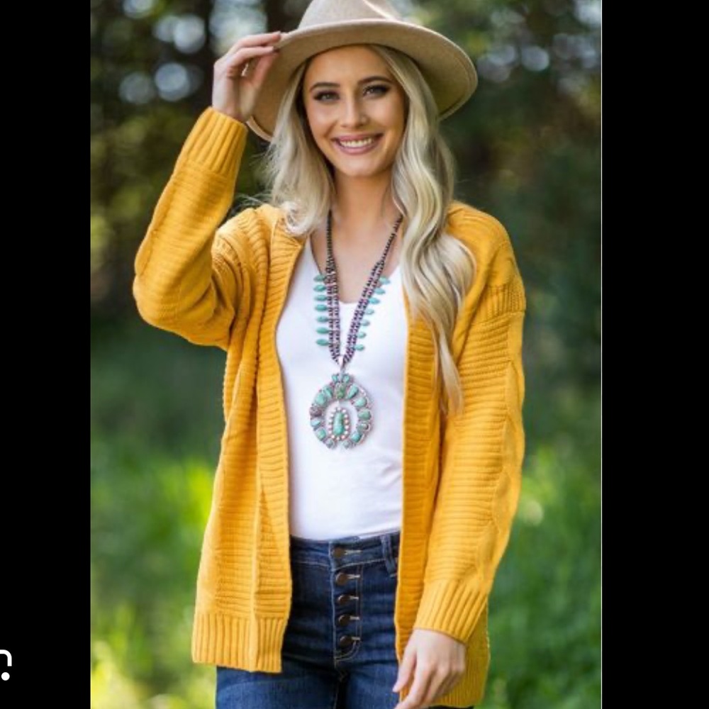 Free ADD ON🫶🏻SIMILAR STYLE-RETRO CARDIGAN S-M FIT, To Style this look